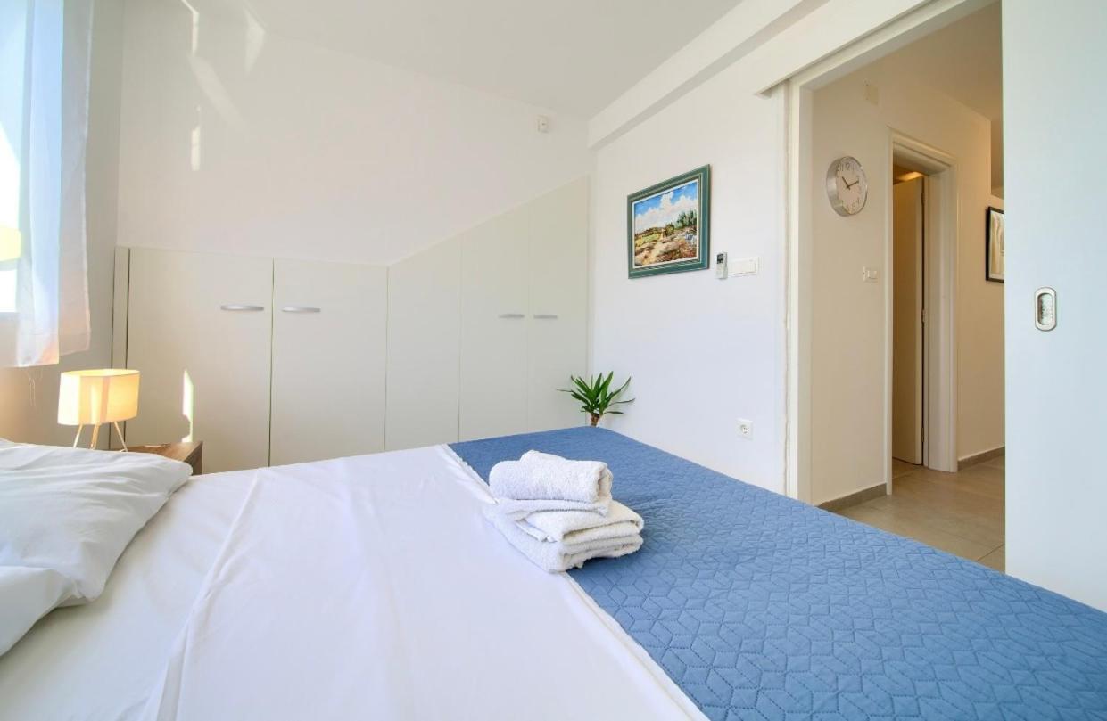 Apartment Sasso Bianco With The Private Pool Njivice Kültér fotó