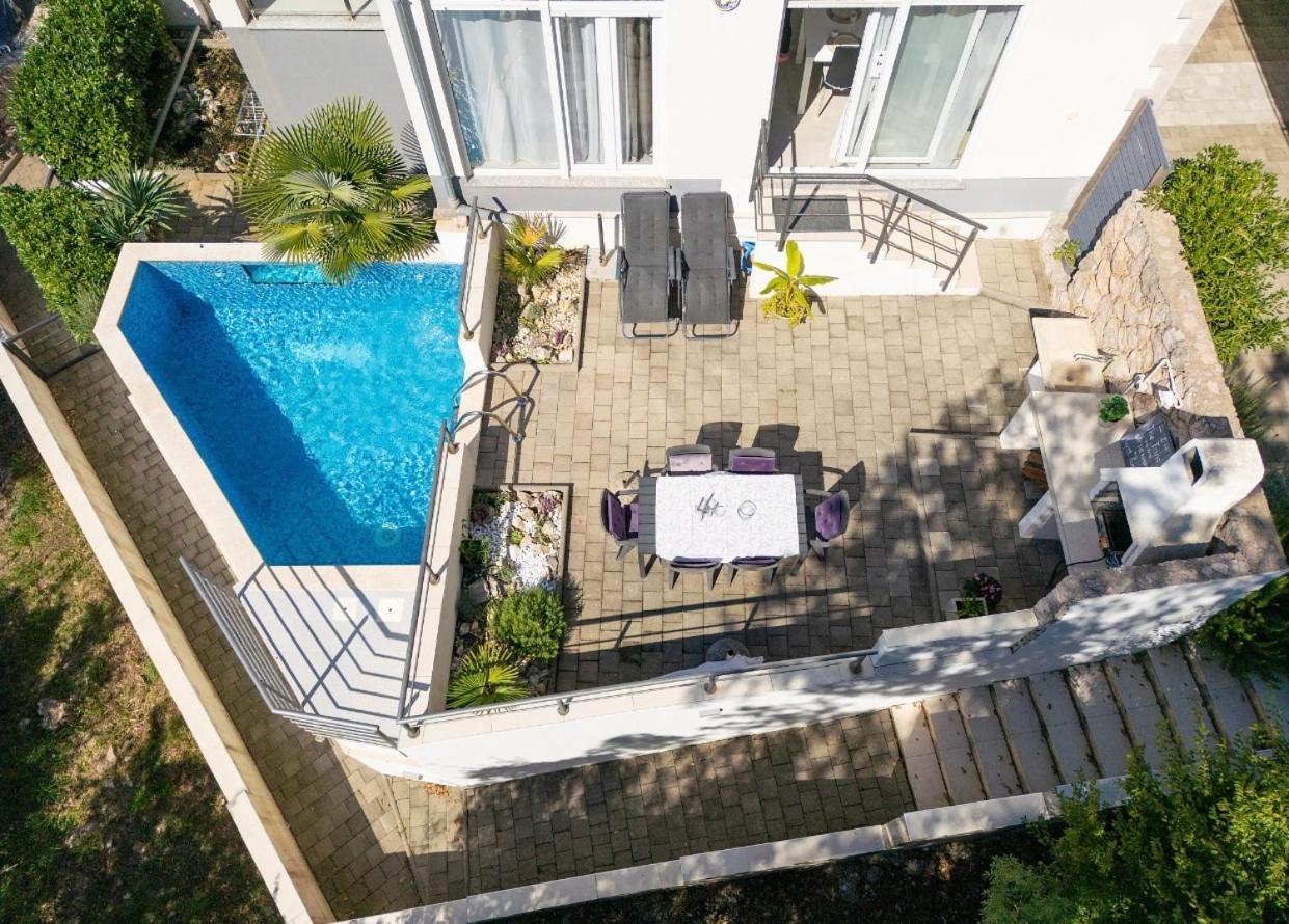 Apartment Sasso Bianco With The Private Pool Njivice Kültér fotó
